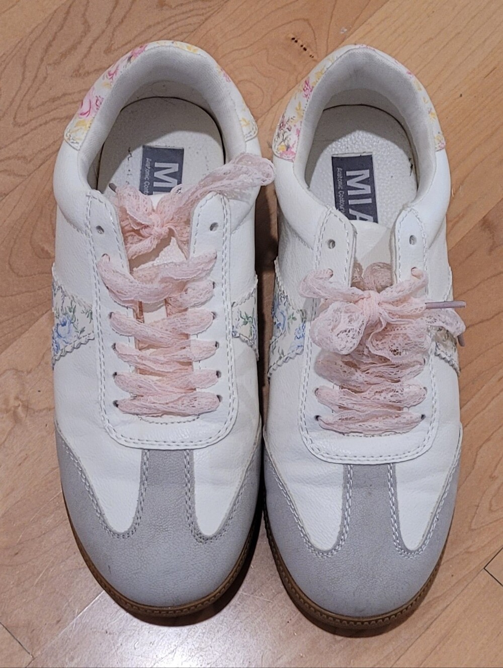 MIA White Sneakers with Light Pink Lace Laces Floral Accents Size 6